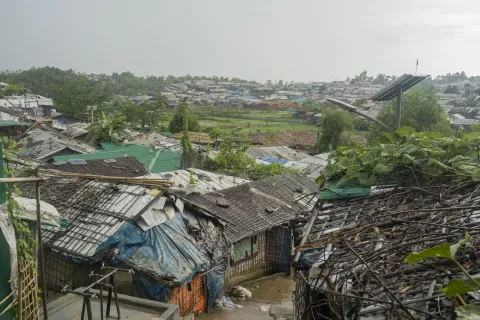 Några av husen i ett flyktingläger i Cox's Bazar